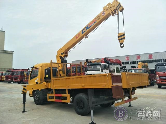 东风后八轮徐工16吨平板随车吊哪里有卖_徐工12吨